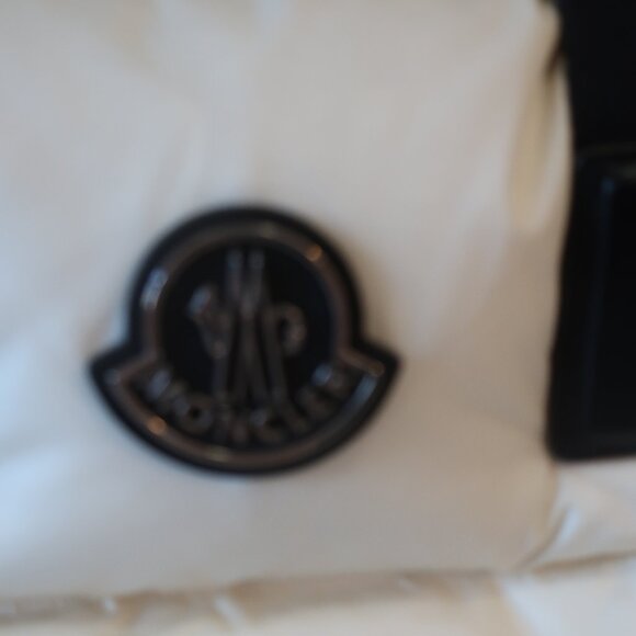 Women Moncler Caradoc White Padded Nylon Tote Bag - Picture 5 of 12